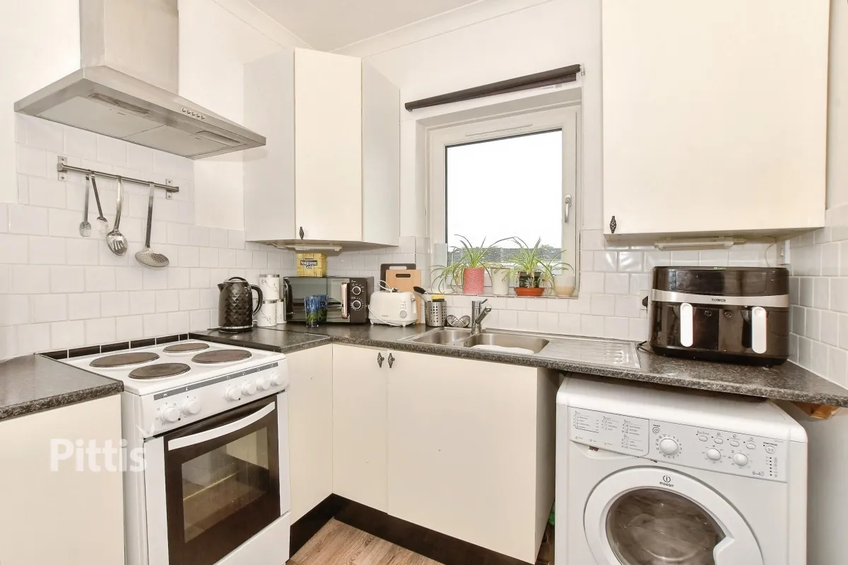 Castle Street East Cowes, PO32, photo 5
