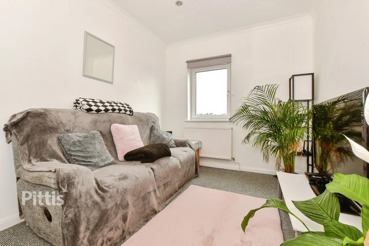 Castle Street East Cowes, PO32, photo 6