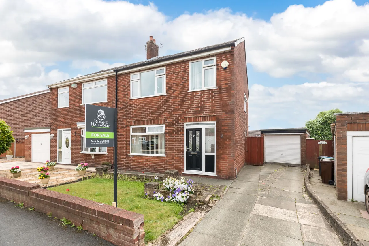 3 bed house for sale, Marus Avenue, Marus Bridge, WN3