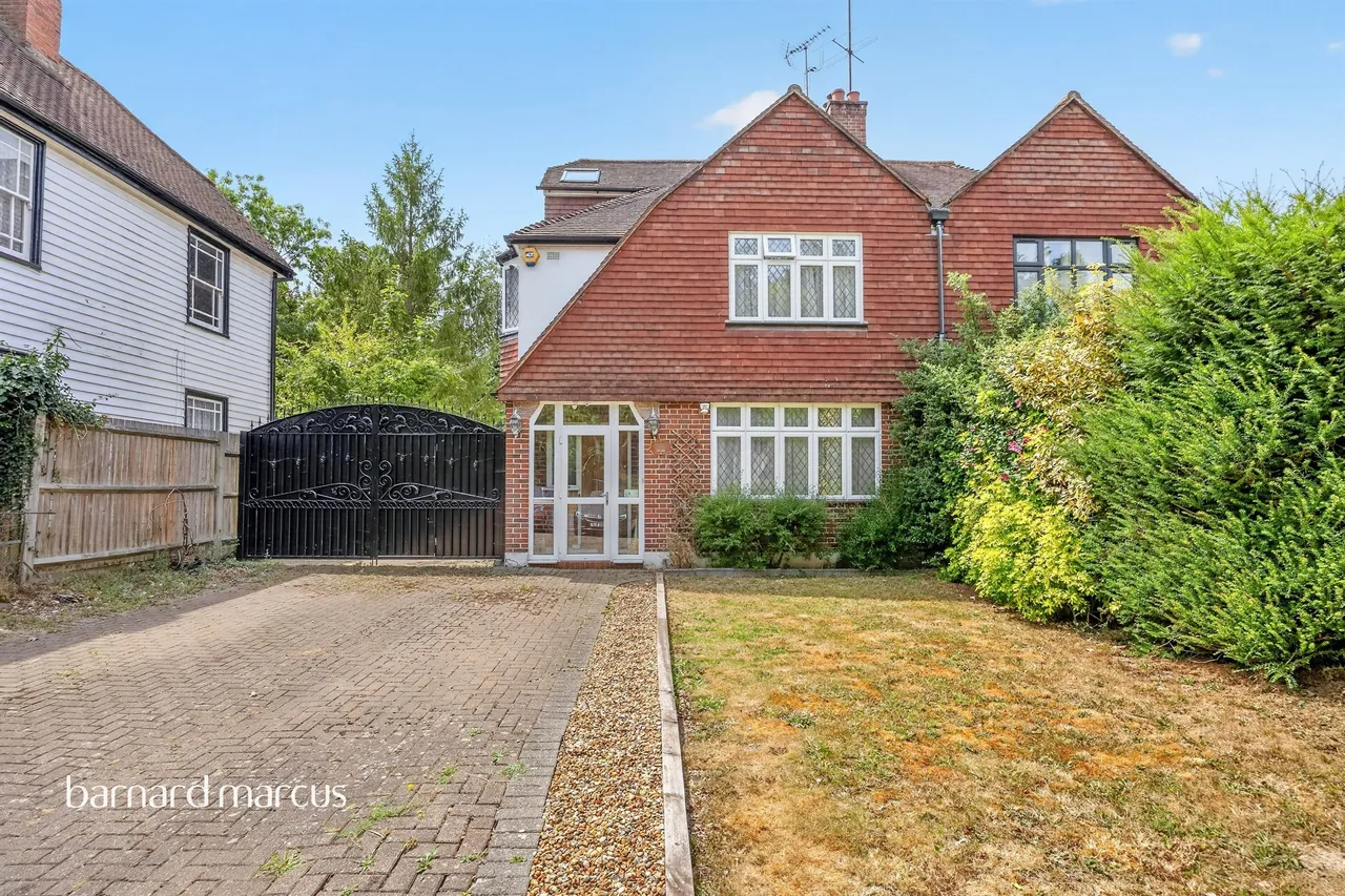 4 bed house for sale, Upper Selsdon Road, South Croydon, CR2