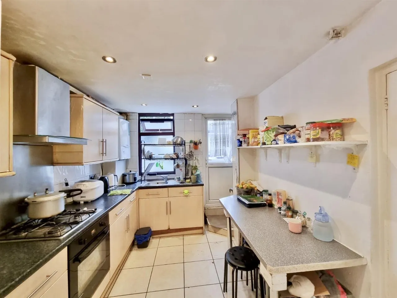 Dennett Road, Croydon, CR0, photo 2