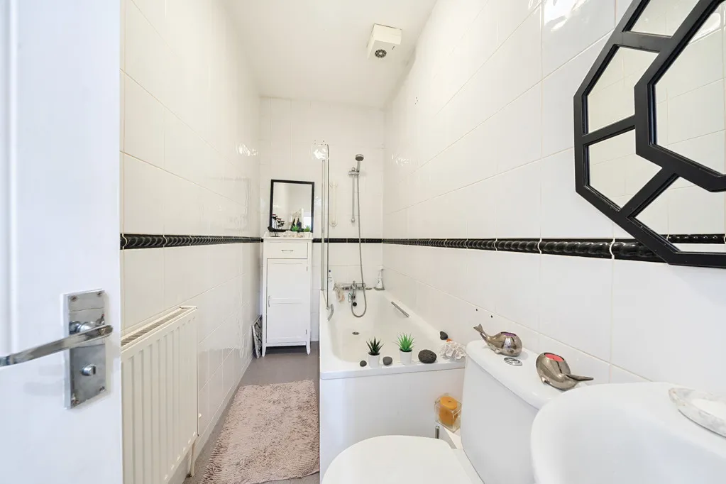 Marsh Road, Pinner, HA5, photo 4
