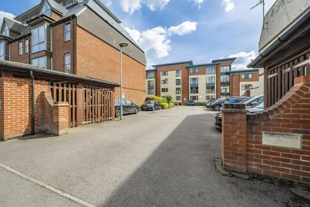 West Street, Newbury, RG14, photo 10