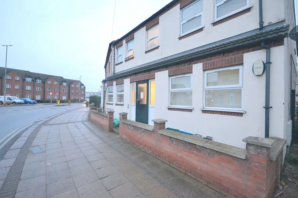 2 bed flat to rent — Towcester Road, Northampton, NN4