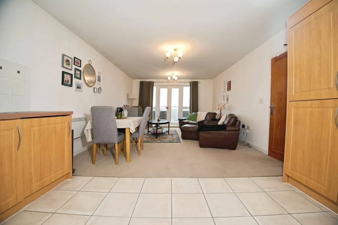 Jim Driscoll Way, Cardiff, CF11, photo 3