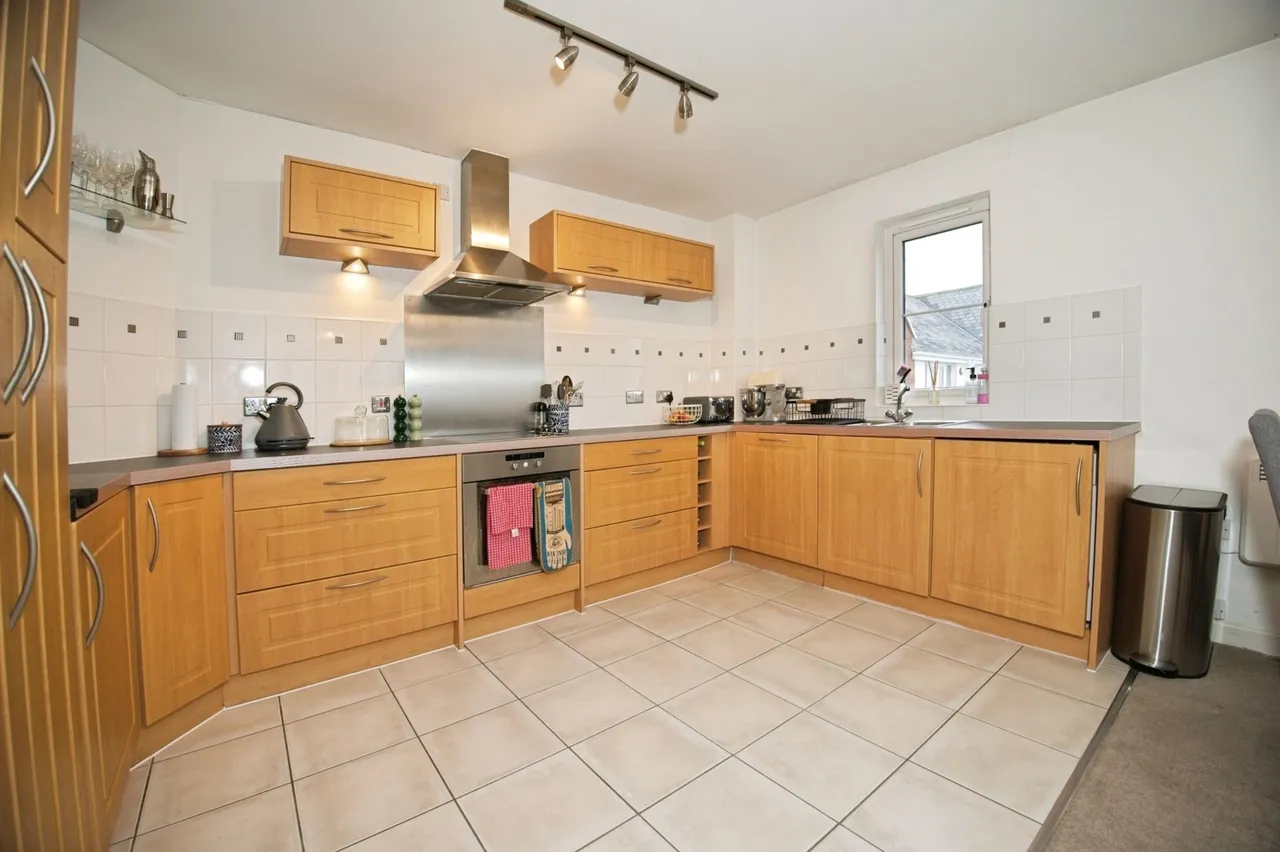 Jim Driscoll Way, Cardiff, CF11, photo 5