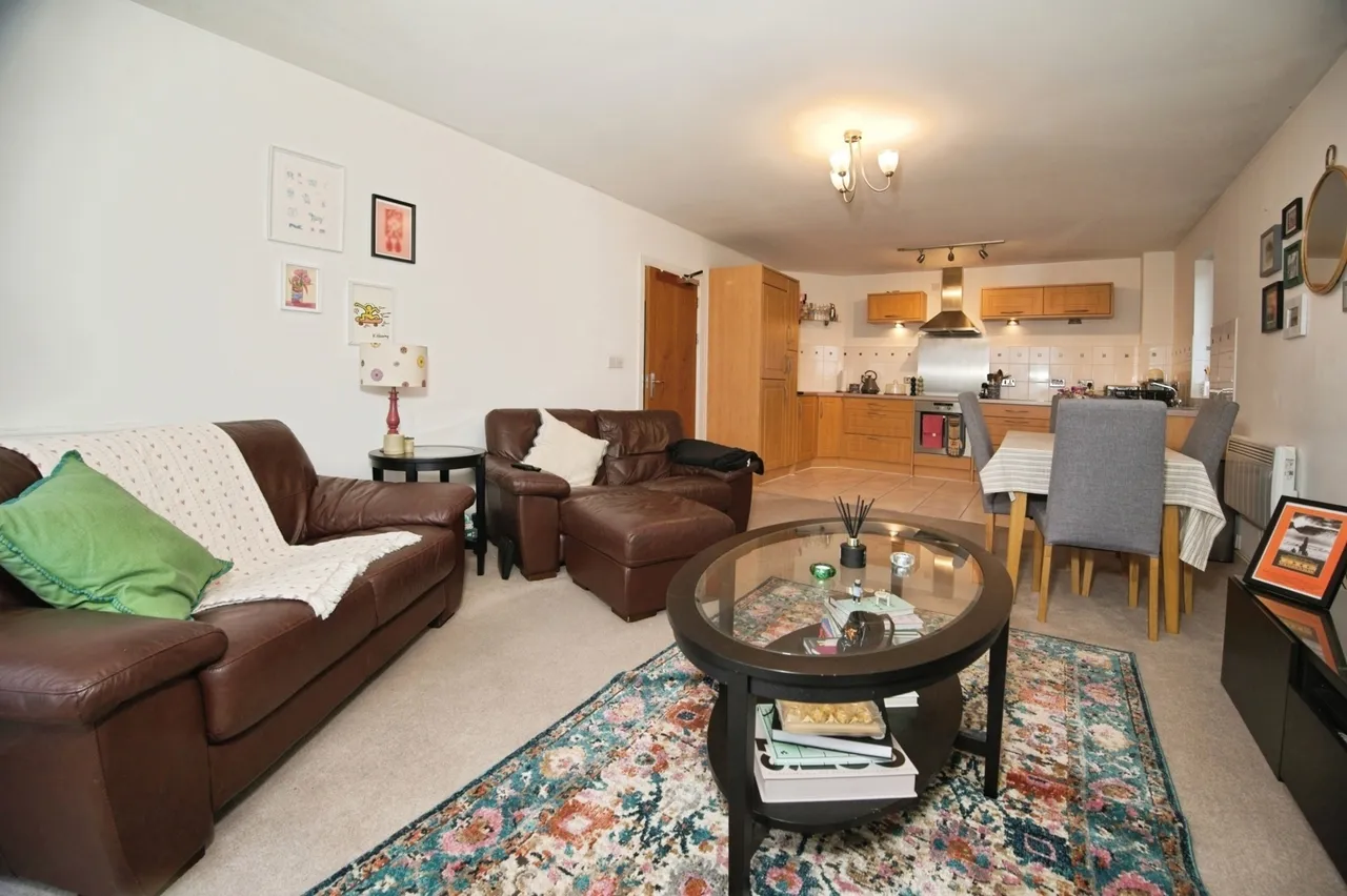 Jim Driscoll Way, Cardiff, CF11, photo 6