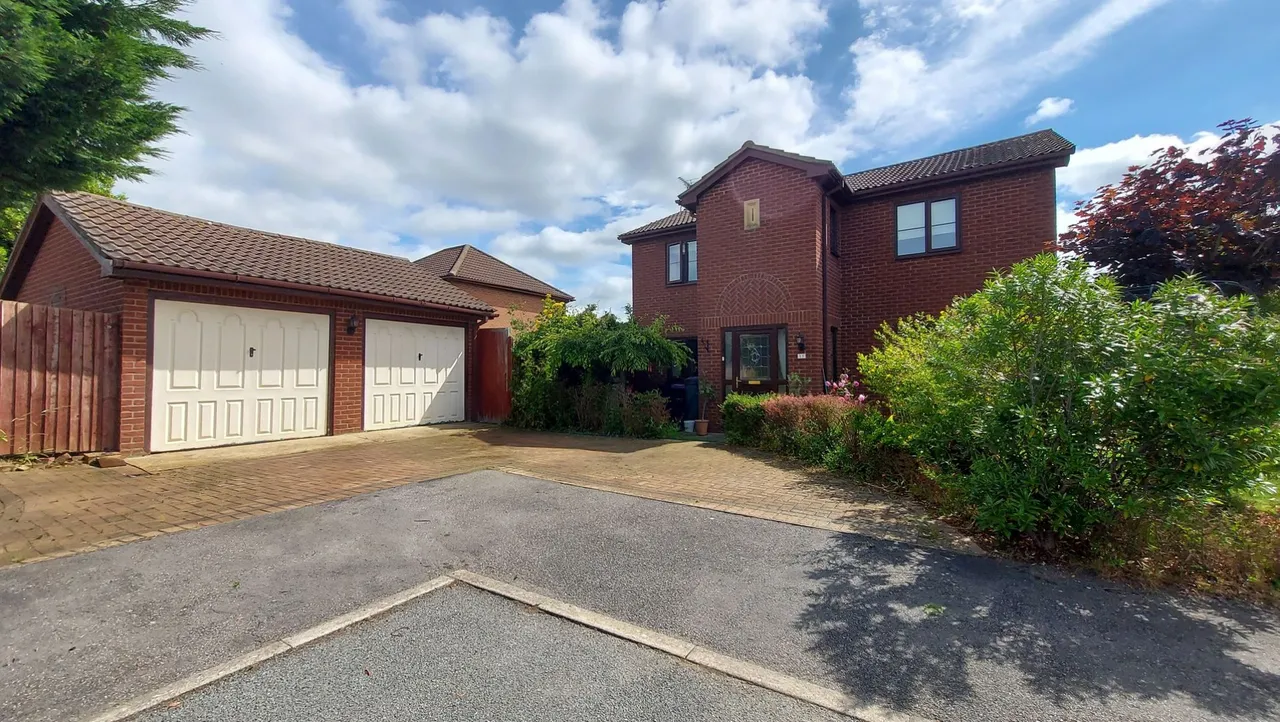4 bed house for sale — Lilac Close, Bourne, PE10