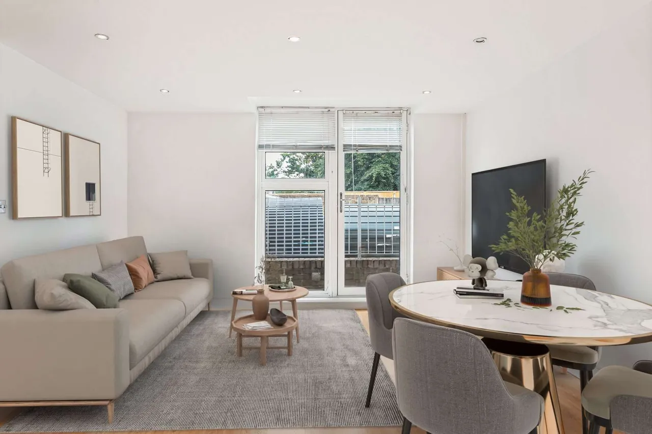 Sandringham Road, London, E8, photo 3