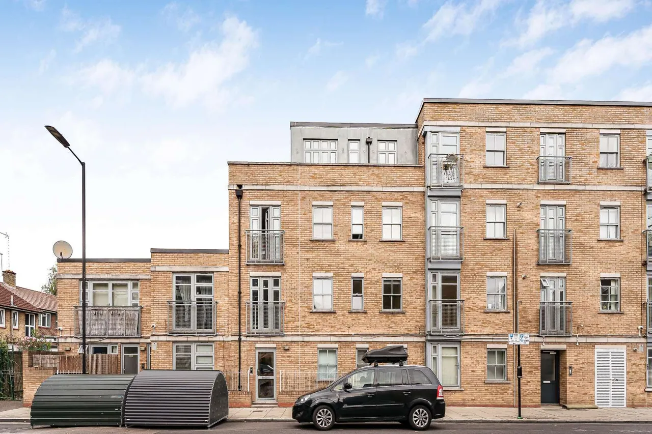 Sandringham Road, London, E8, photo 18