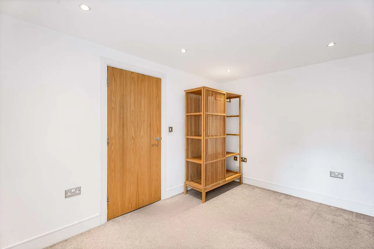 Sandringham Road, London, E8, photo 11