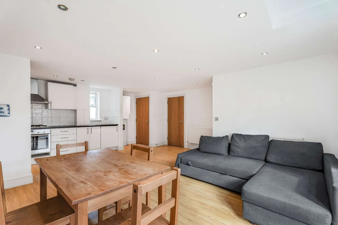 Sandringham Road, London, E8, photo 7