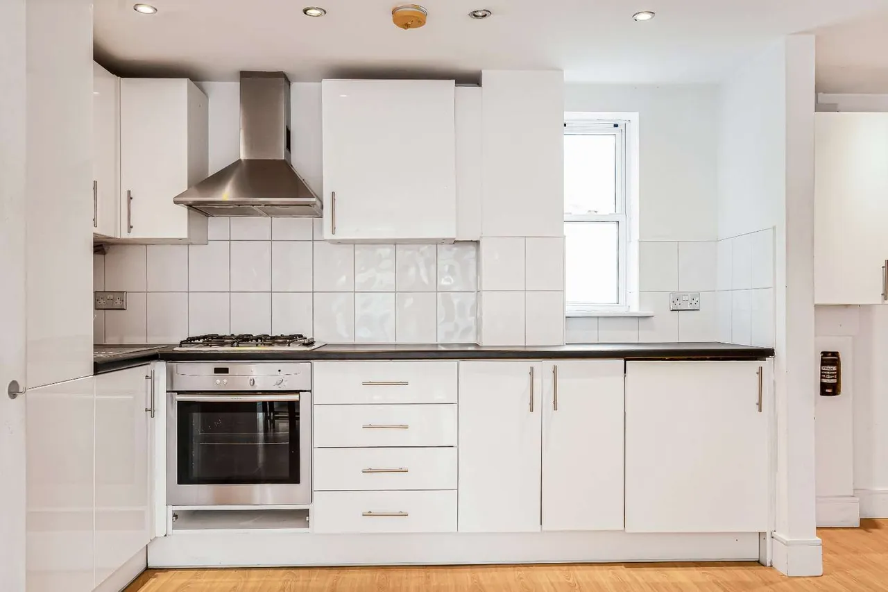 Sandringham Road, London, E8, photo 5