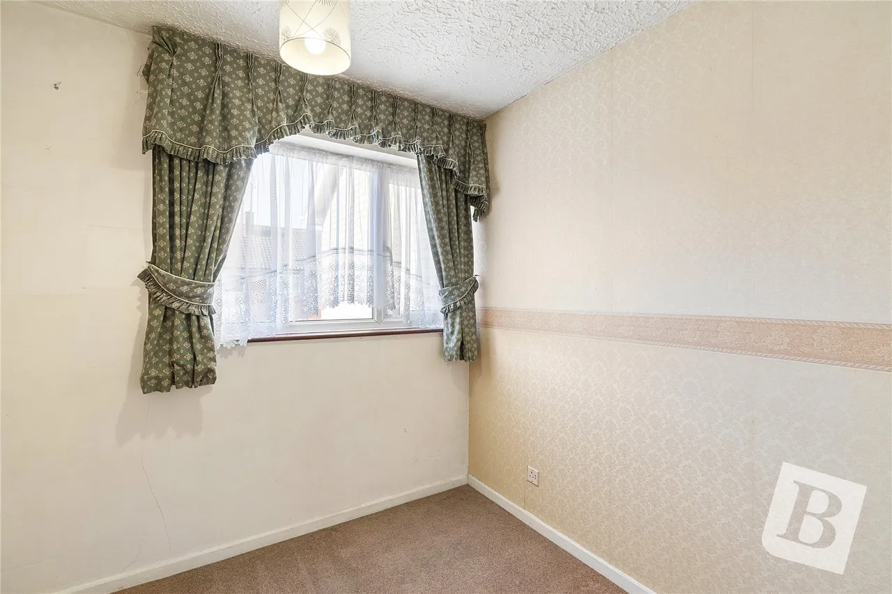 Long Lynderswood, Basildon, SS15, photo 11