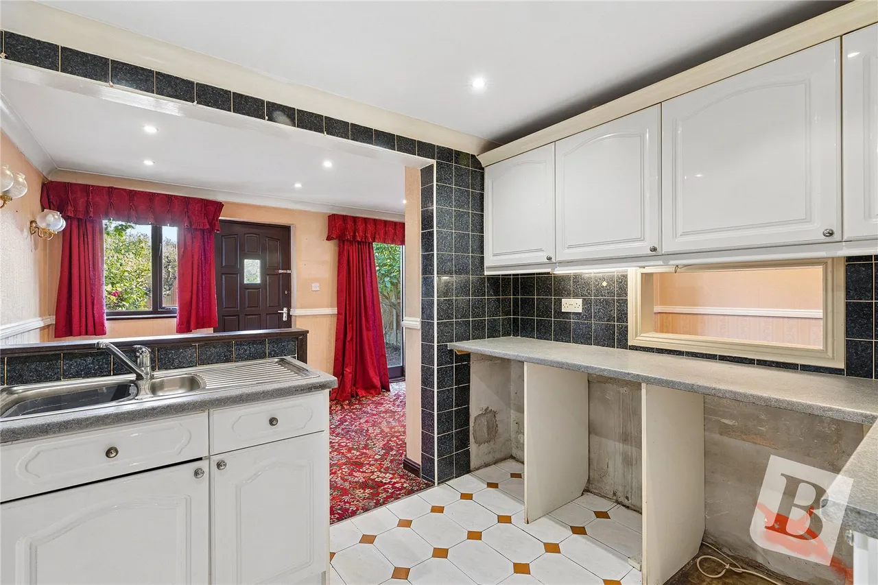 Long Lynderswood, Basildon, SS15, photo 5