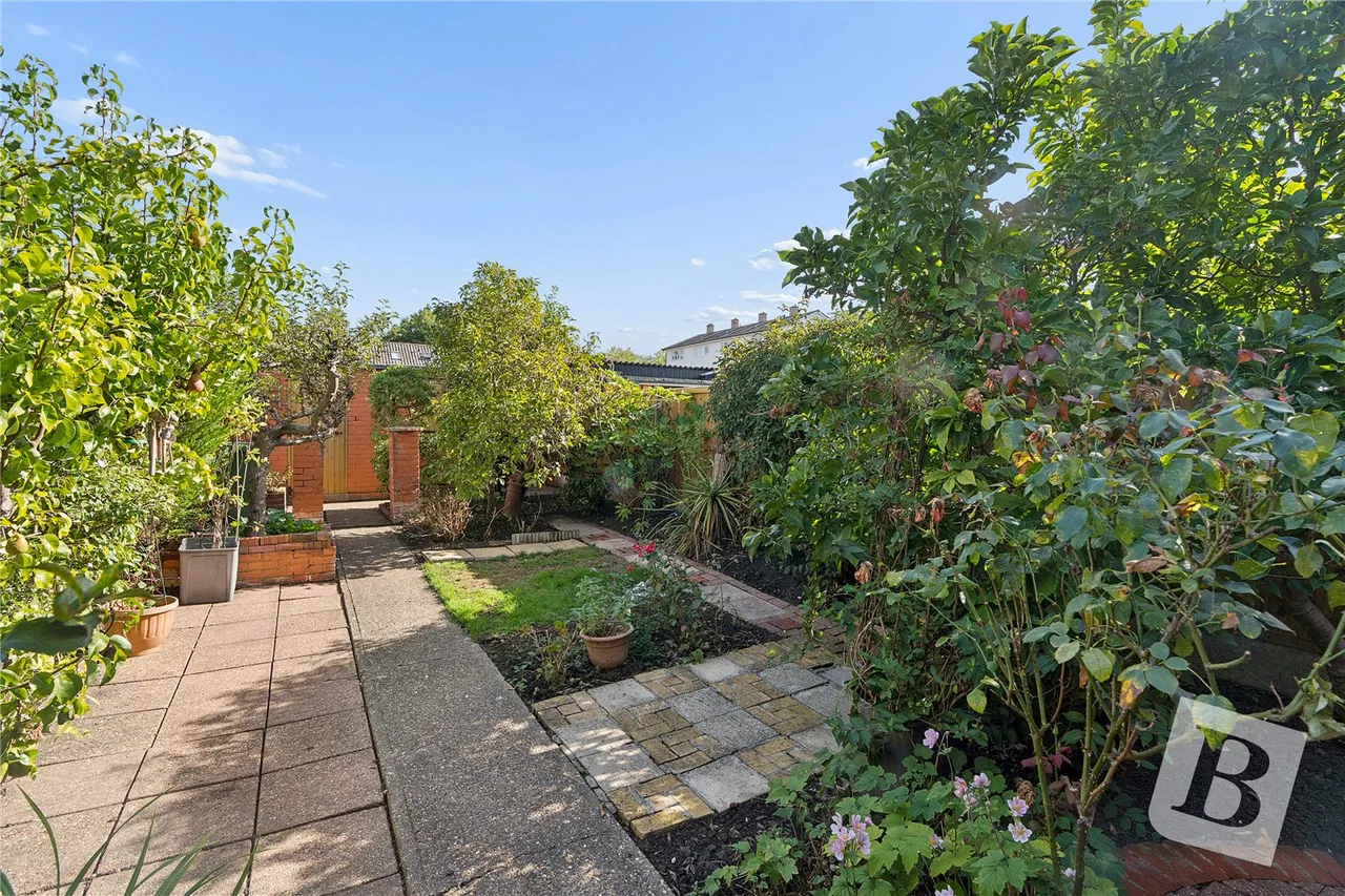 Long Lynderswood, Basildon, SS15, photo 4