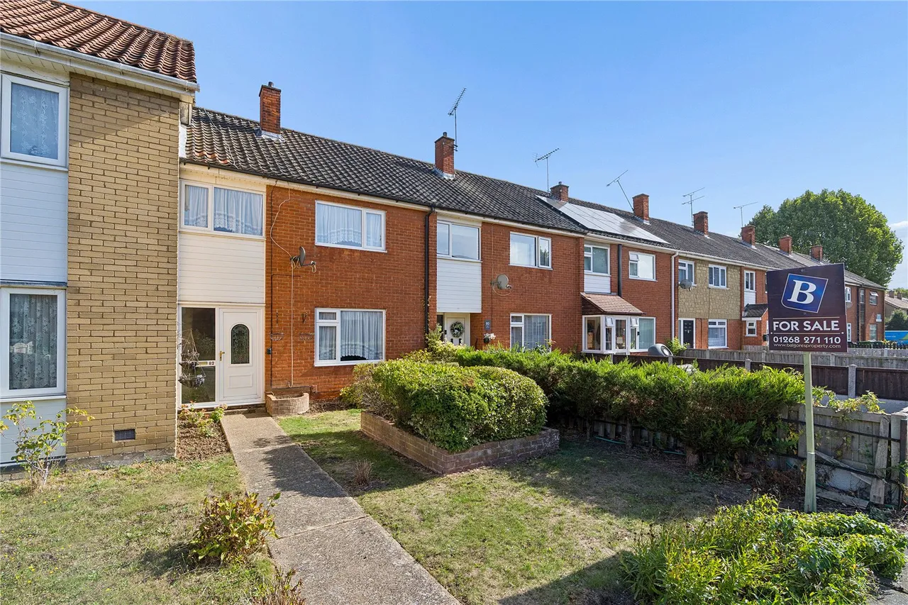 3 bed house for sale, Long Lynderswood, Basildon, SS15