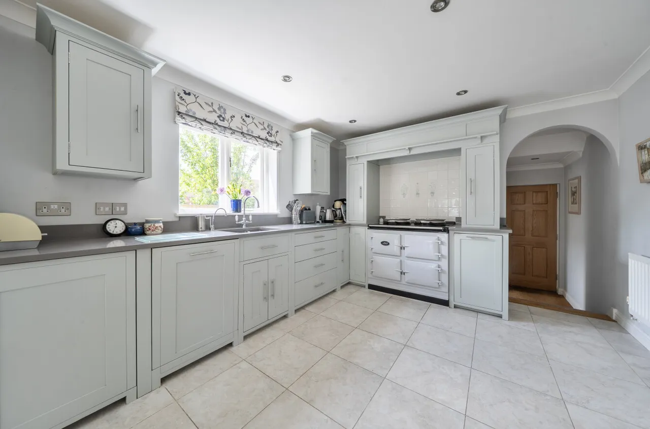 Wades Close, Marden, TN12, photo 2
