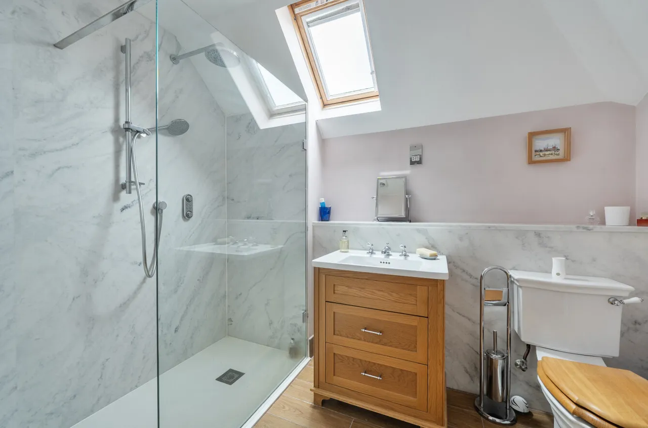 Wades Close, Marden, TN12, photo 14