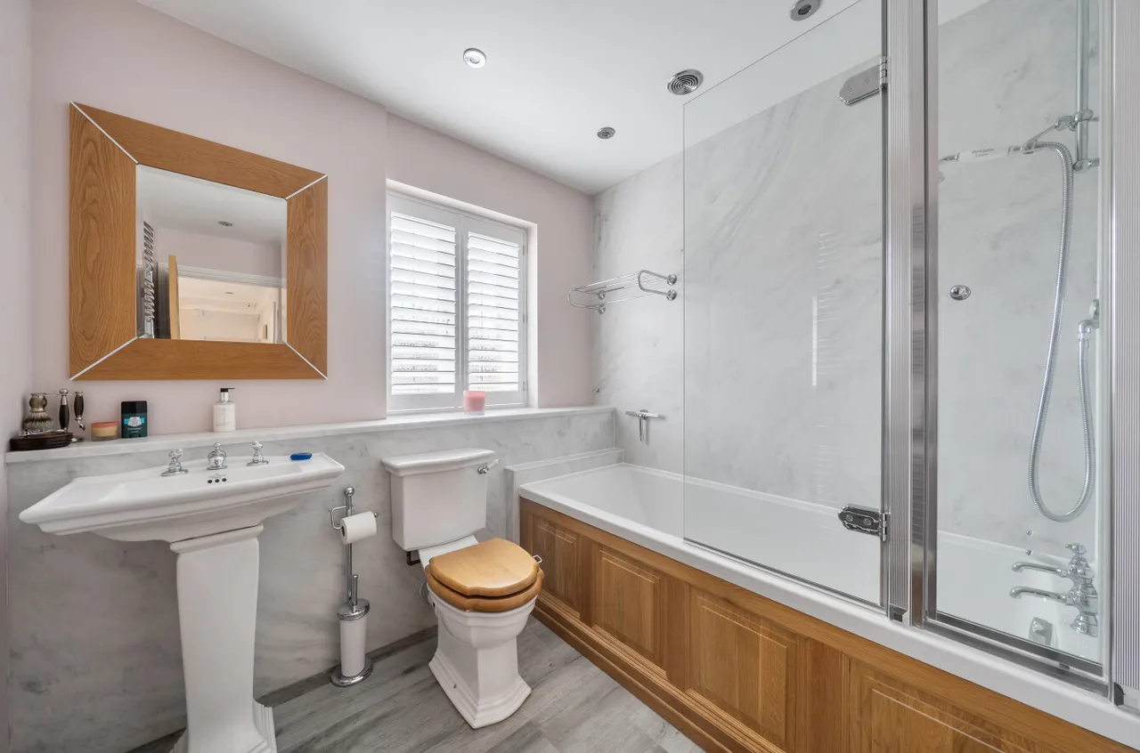 Wades Close, Marden, TN12, photo 16