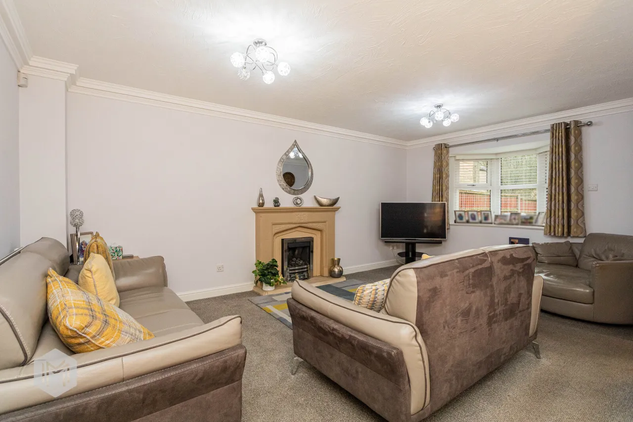 Hardcastle Close, Bolton, BL2 4NR, photo 3