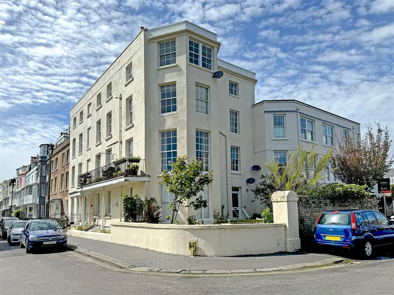 2 bed flat for sale, South Terrace, Littlehampton