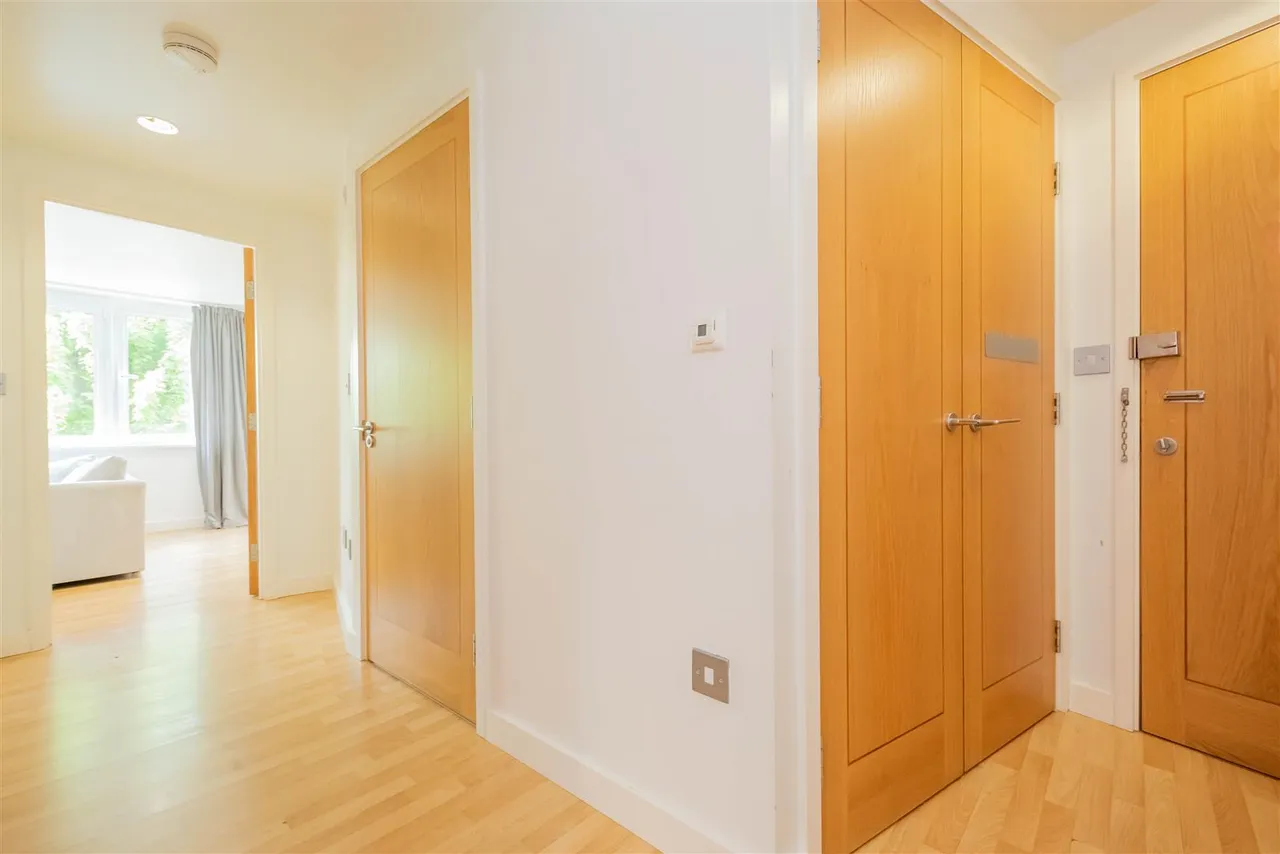 Southwell Park Road, Camberley, photo 14