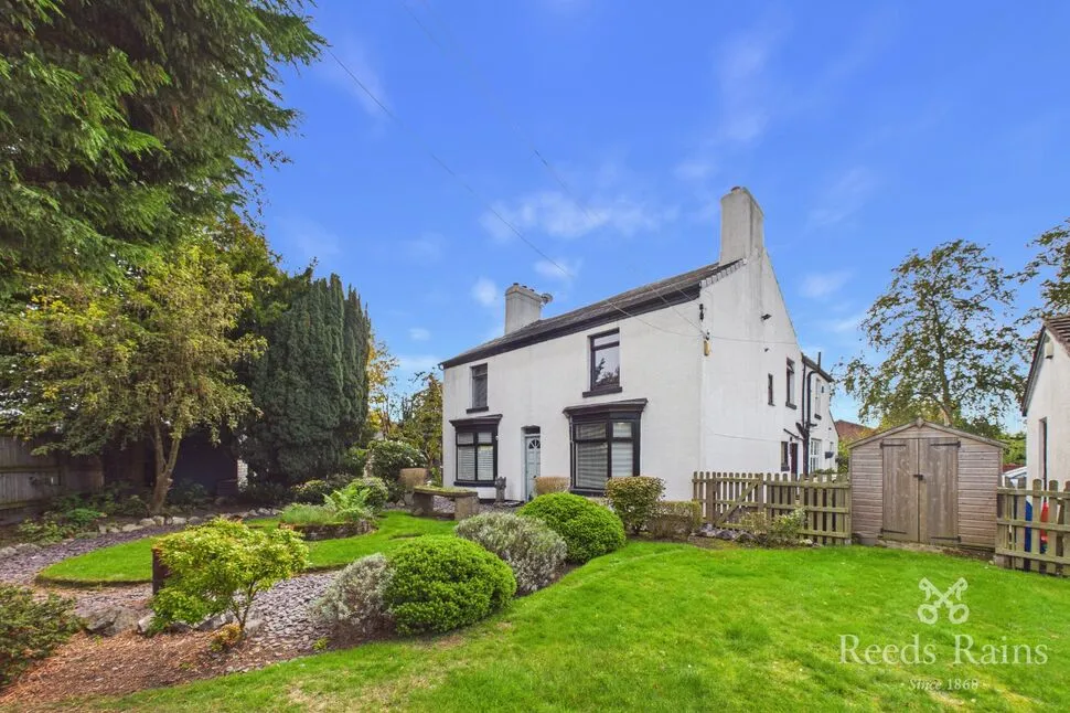 3 bed house for sale, Buxton Road, Hazel Grove, SK7