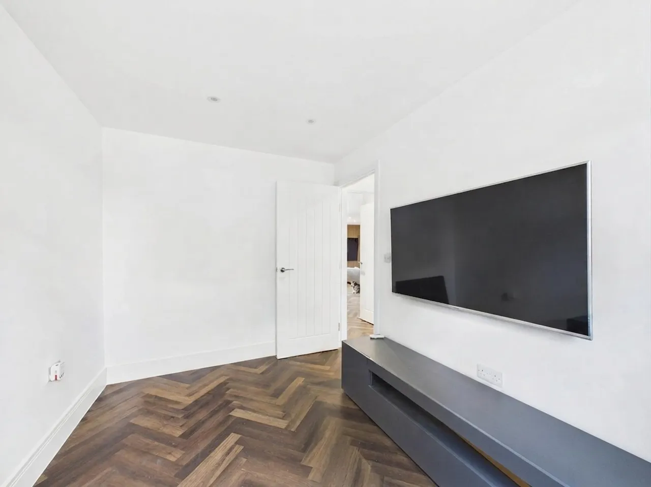 Ashmead Road, Bedford, MK41 7, photo 10