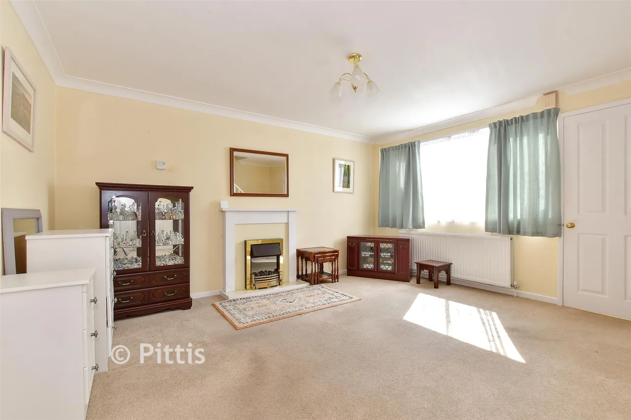 Vicarage Walk, Newport, PO30, photo 3