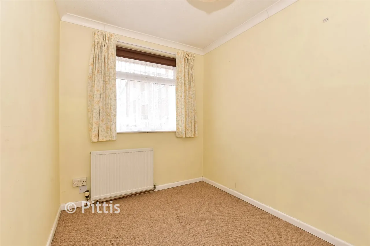 Vicarage Walk, Newport, PO30, photo 9