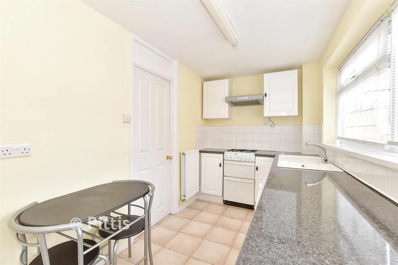 Vicarage Walk, Newport, PO30, photo 6