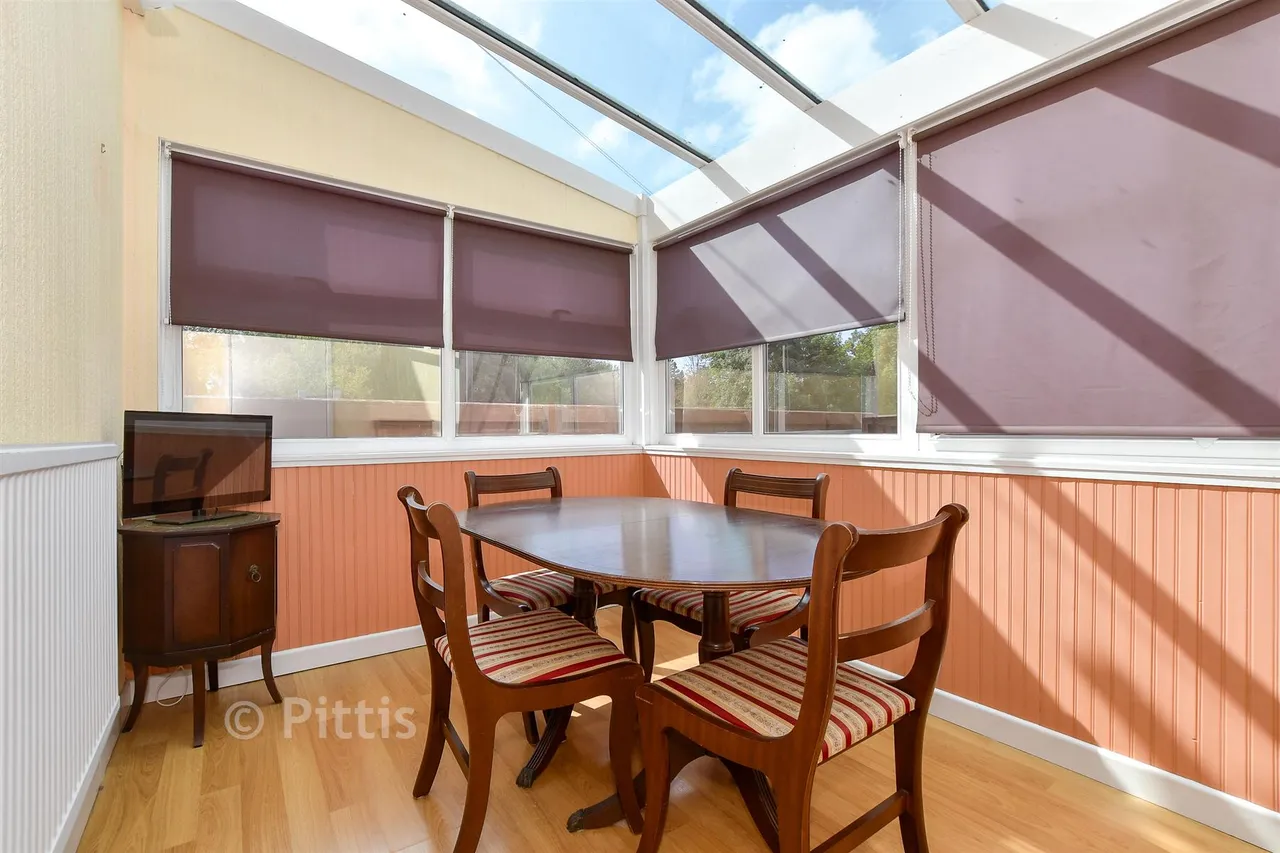 Vicarage Walk, Newport, PO30, photo 7