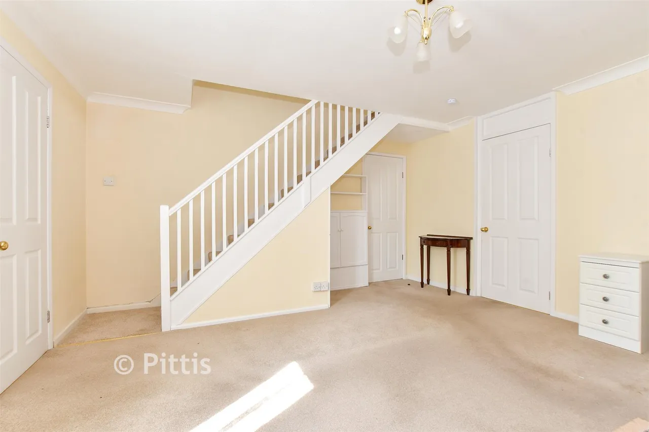Vicarage Walk, Newport, PO30, photo 4