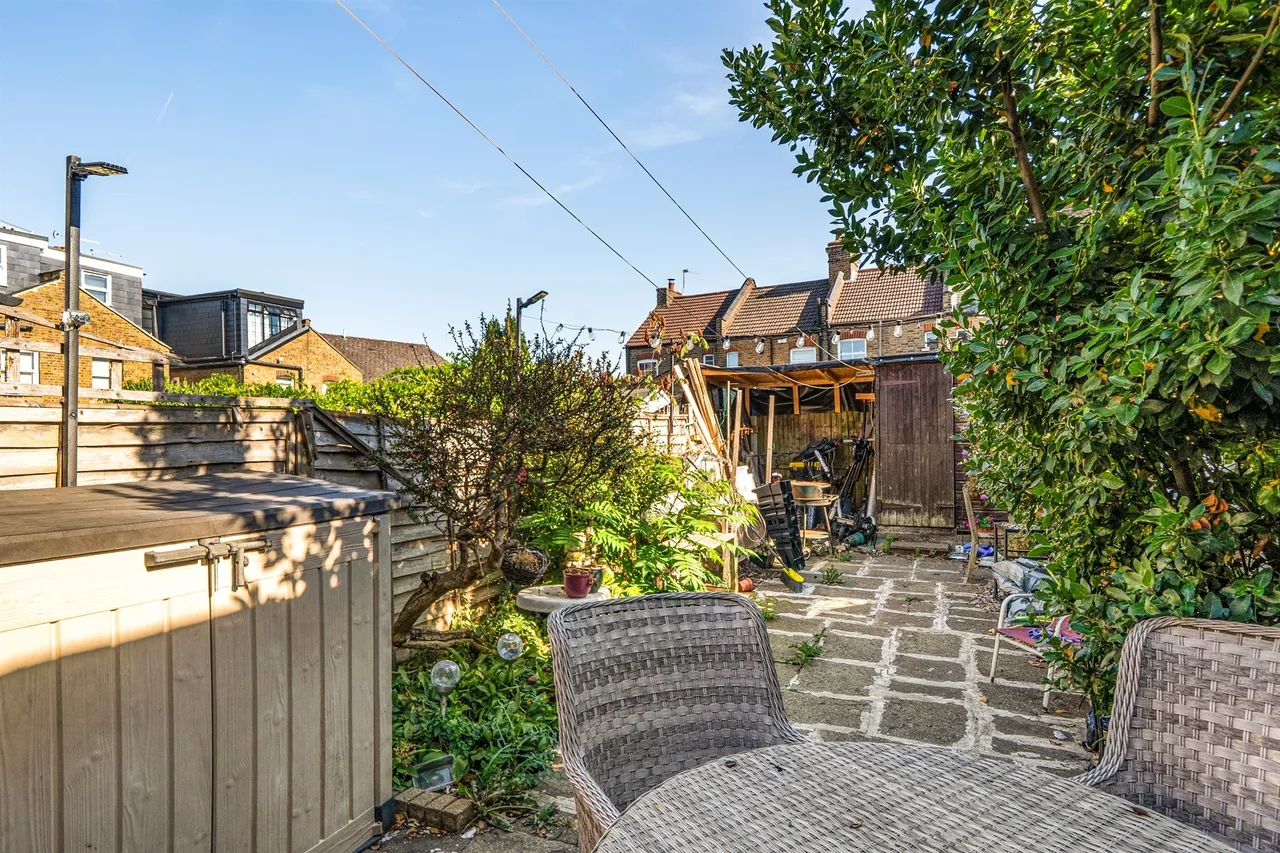 Merton Road, Enfield, EN2, photo 2