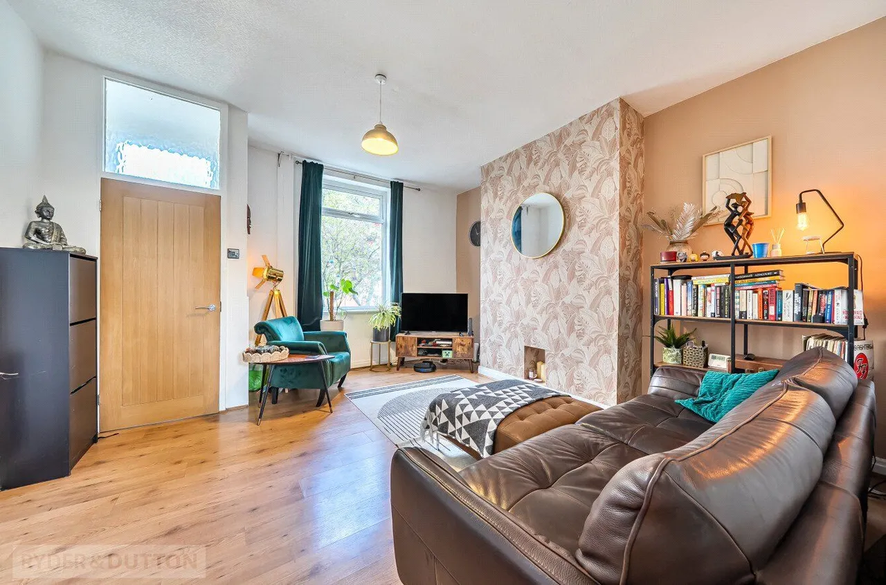 Rochdale Road, Shaw, OL2, photo 4