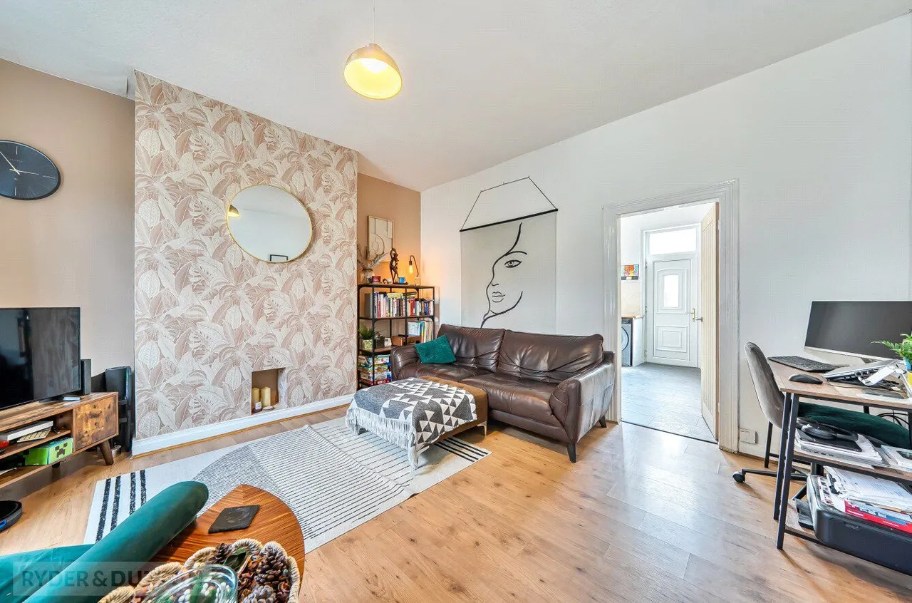 Rochdale Road, Shaw, OL2, photo 5