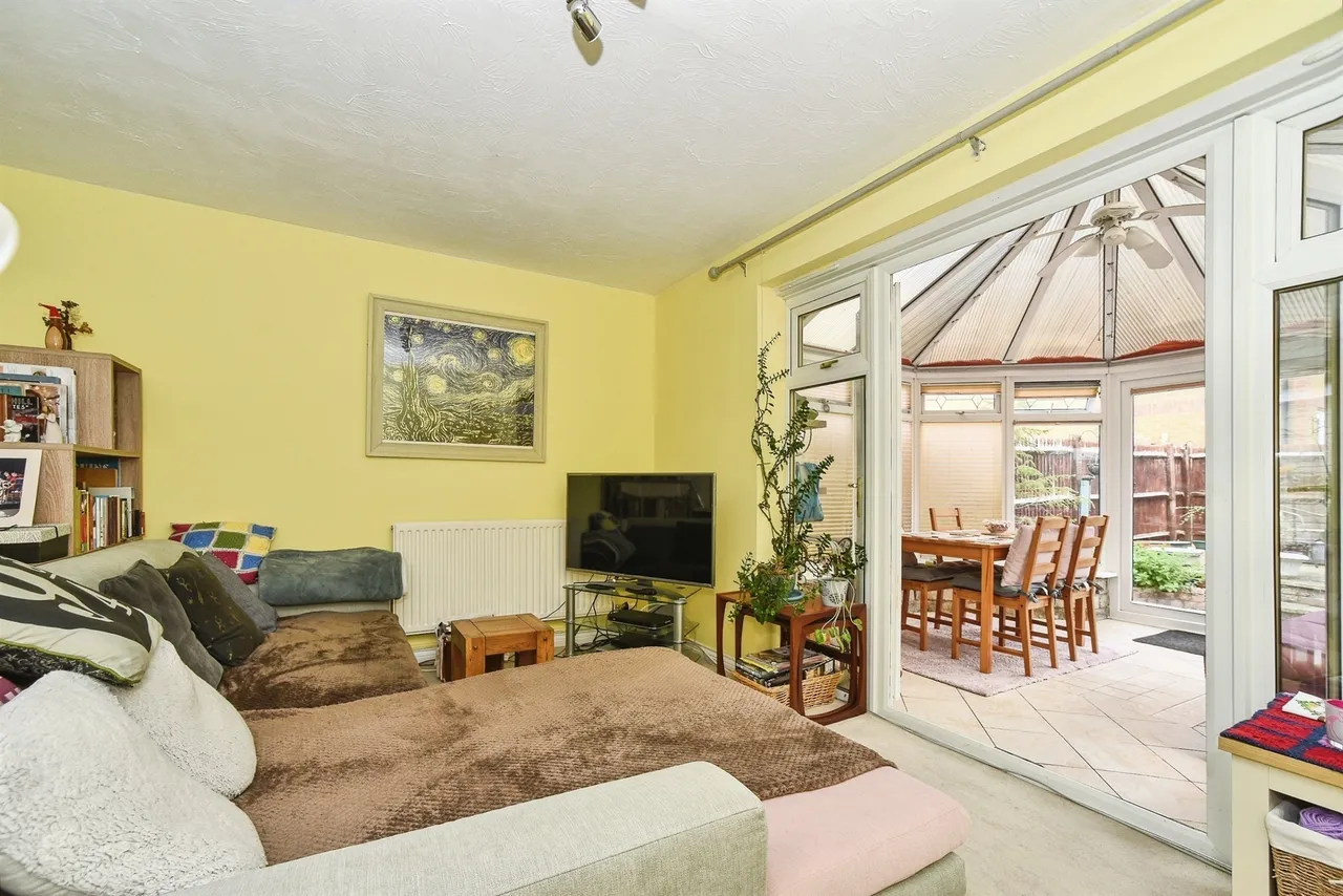 Century Close, Faringdon, SN7, photo 5