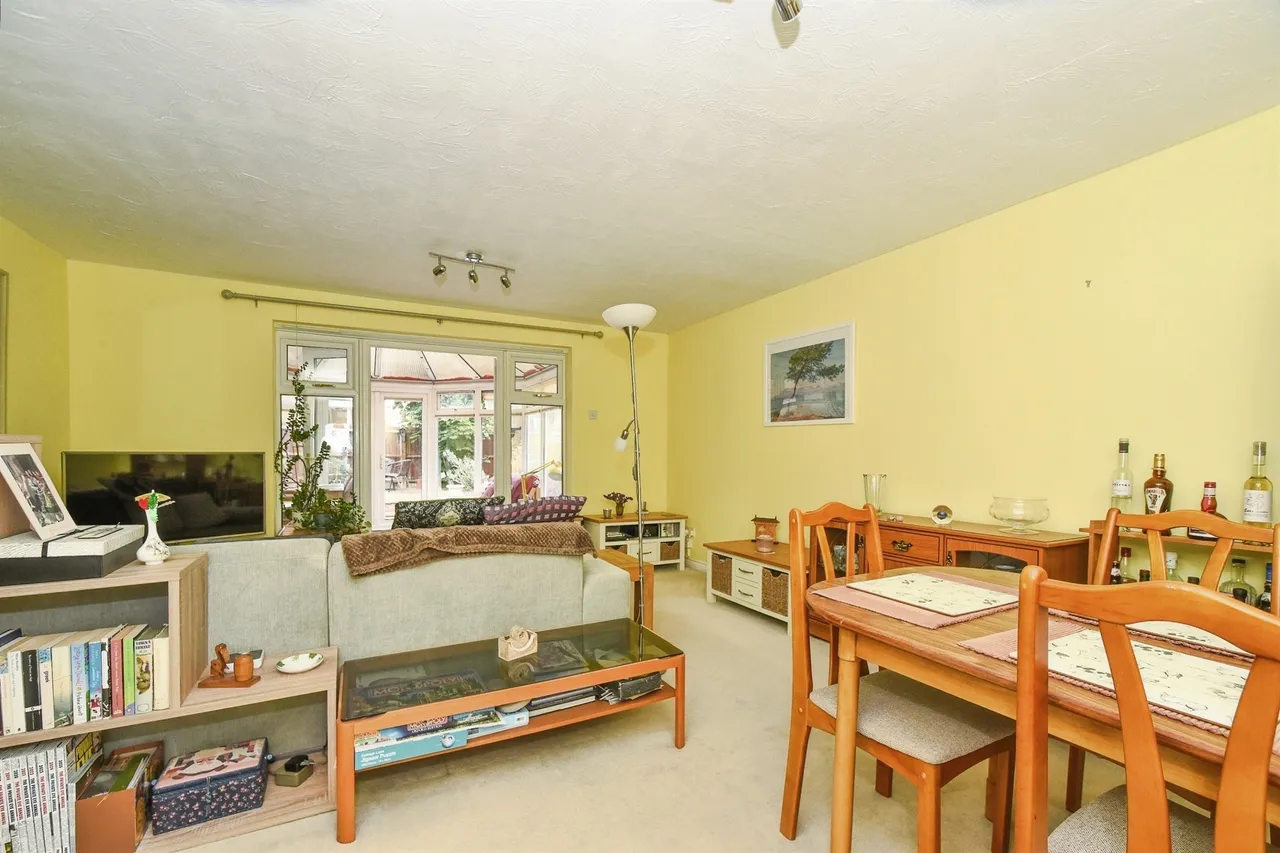 Century Close, Faringdon, SN7, photo 4