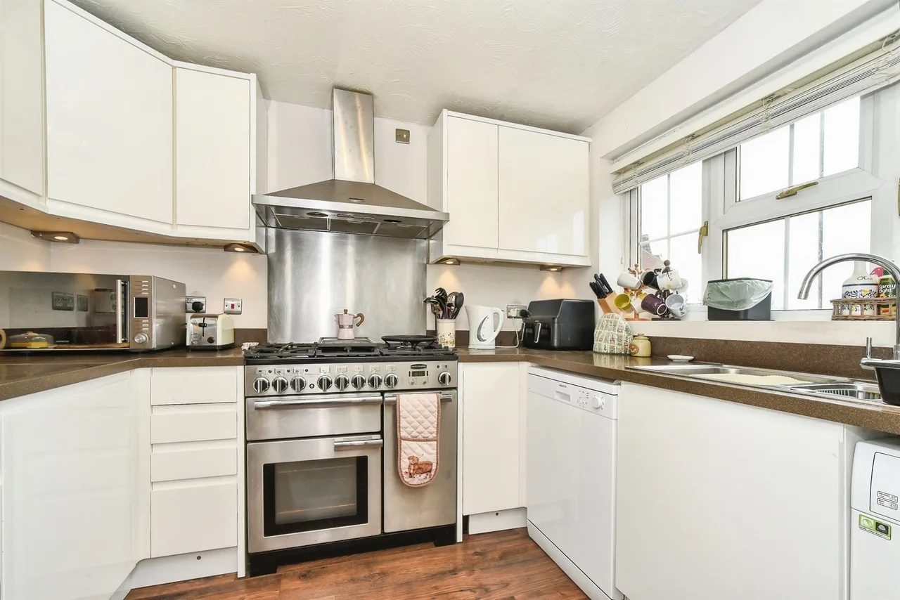 Century Close, Faringdon, SN7, photo 2