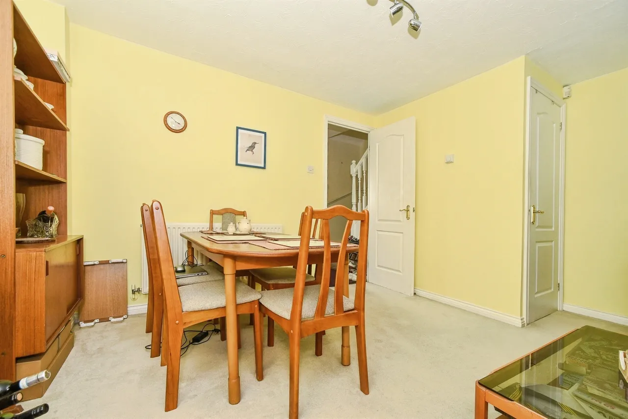 Century Close, Faringdon, SN7, photo 6