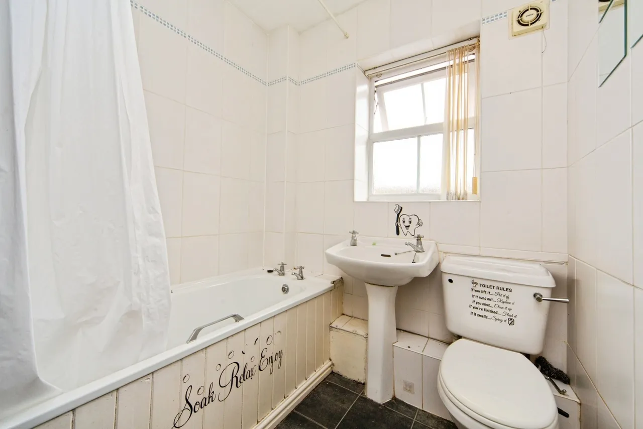 Brunswick Mews, Birkenhead, CH41, photo 16