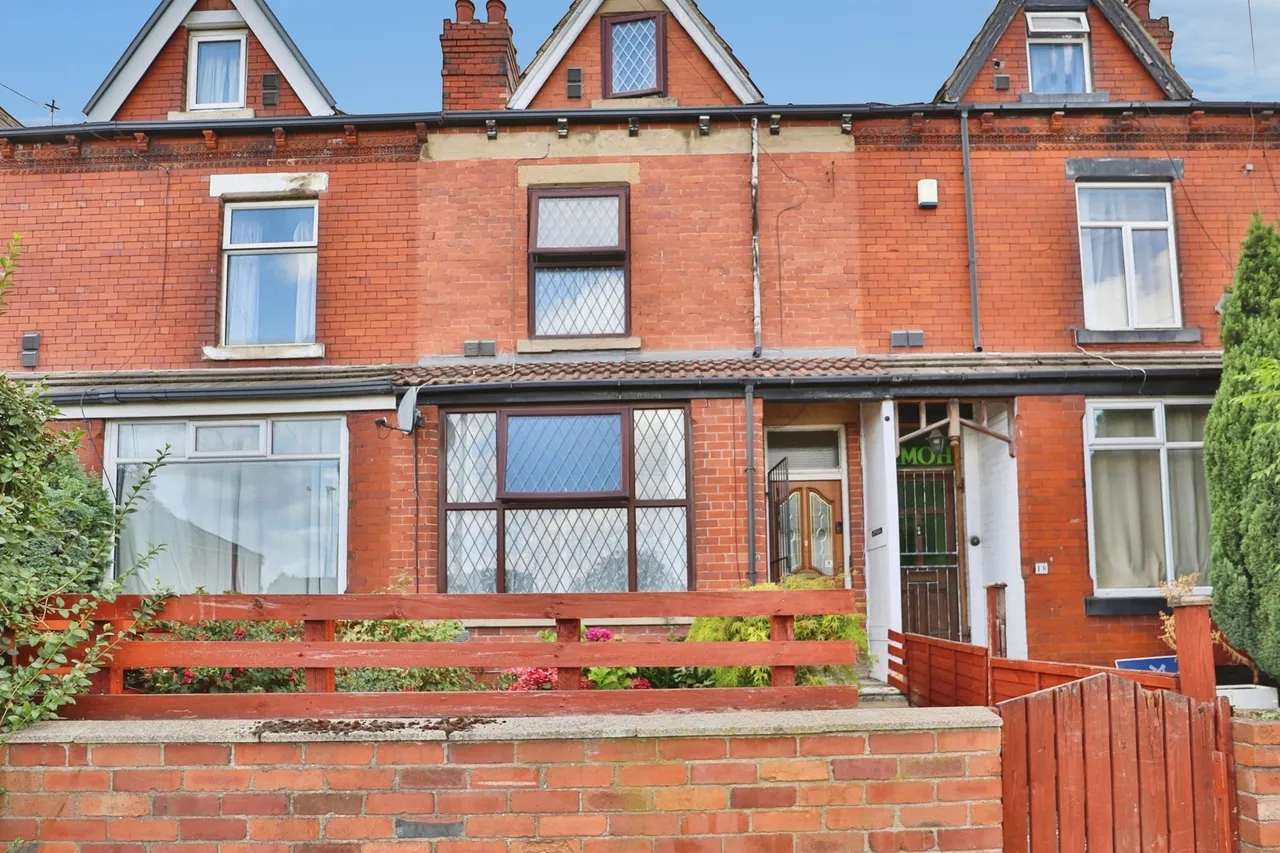 3 bed house for sale — Osmondthorpe Lane, Leeds