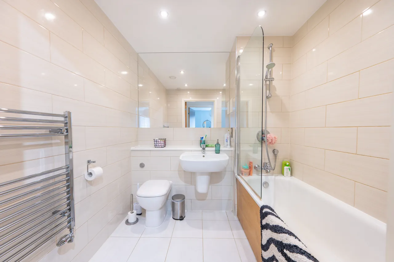 21 Cipher Court, Flowers Close, London, photo 12
