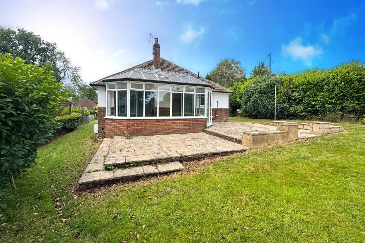 Blackberry Lane, Four Marks, GU34, photo 16