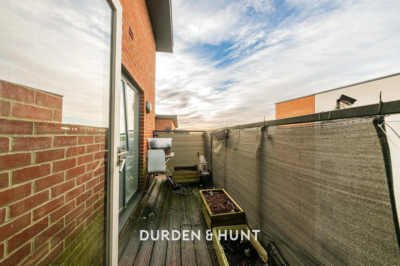 Firwood Lane, Harold Hill, RM3, photo 9