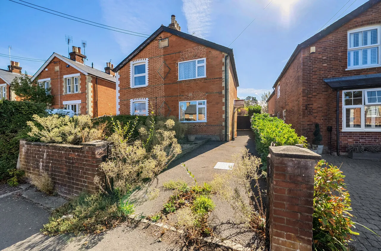 Chertsey Road, Windlesham, GU20, photo 15