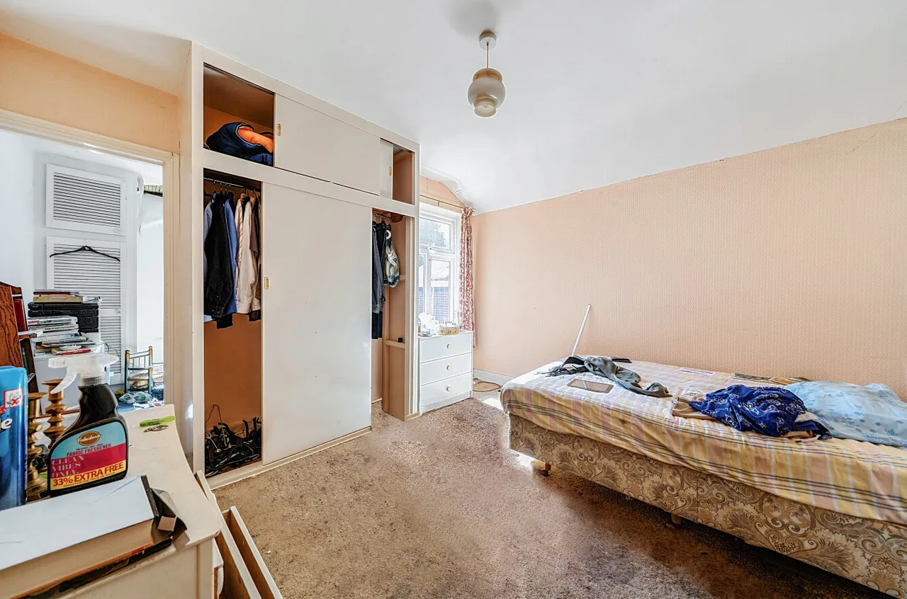Chertsey Road, Windlesham, GU20, photo 9