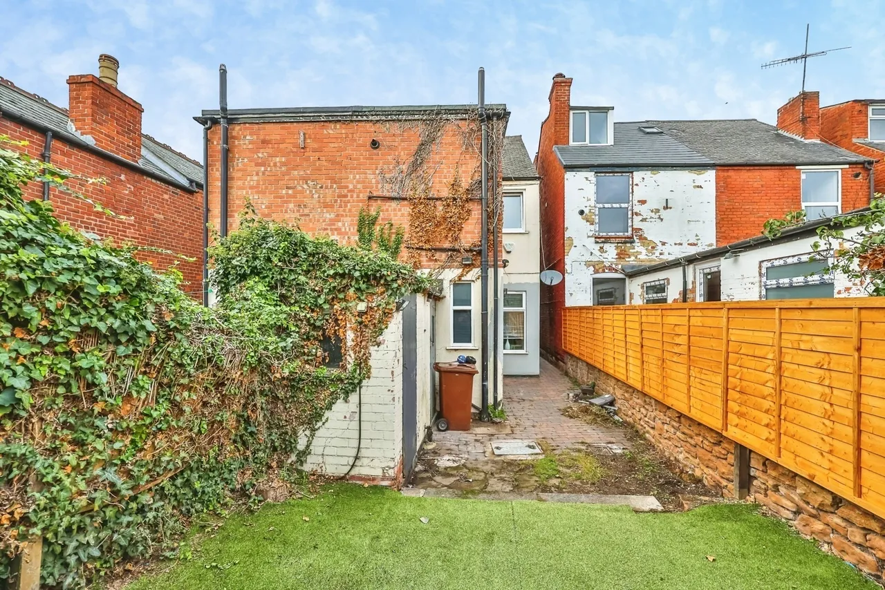 Broomhill Road, Nottingham, NG6, photo 18