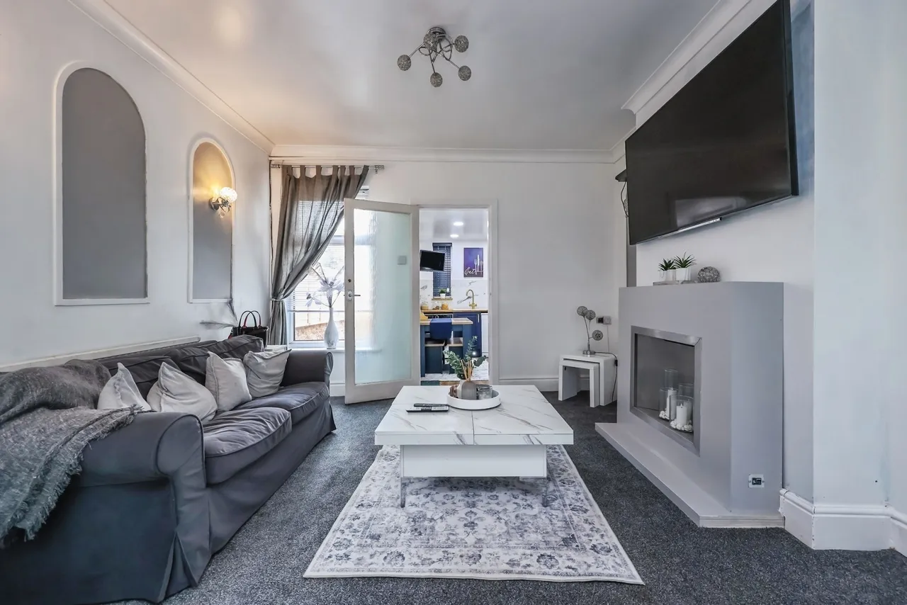Broomhill Road, Nottingham, NG6, photo 2